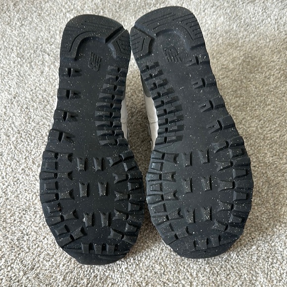 New Balance Women's 574 Core Sneaker - Picture 6 of 8